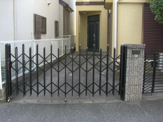 Parking lot. Local (12 May 2013) Shooting