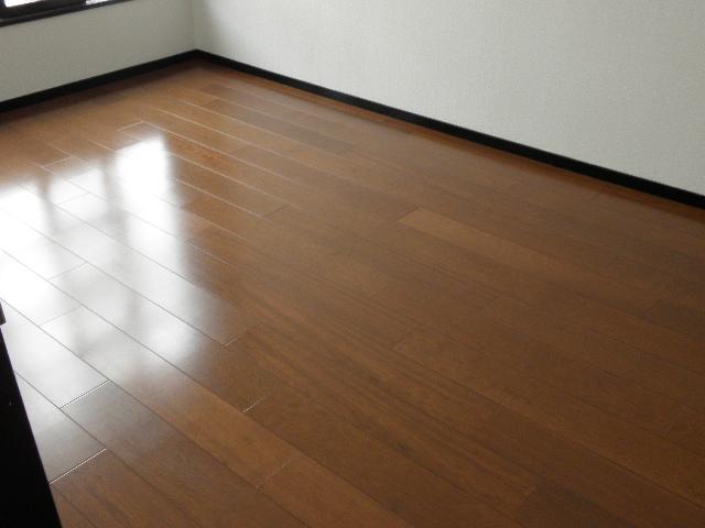 Non-living room. Local (10 May 2013) Shooting