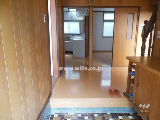 Entrance. Local (August 2013) Shooting