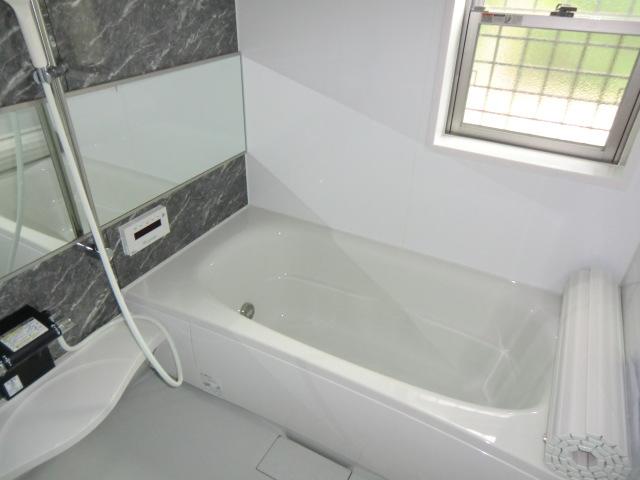 Bathroom. Local photo (bathroom) Karari floor dry and crisp! With bathroom heating dryer!