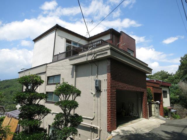 Local appearance photo. The appearance of the property (from the southwest side)