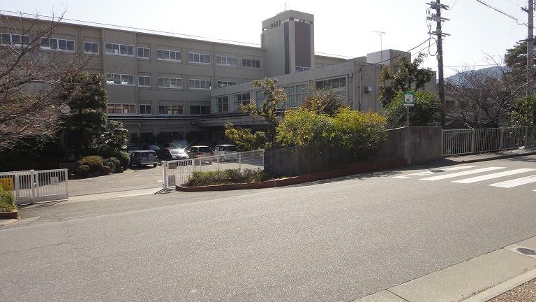 Junior high school. Takarazuka walk about 13 minutes up to 1100m Takarazuka junior high school until junior high school! 