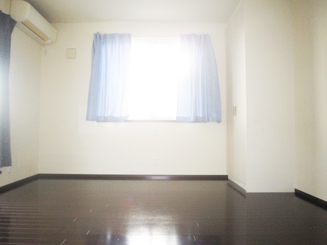 Other room space. It is a reference photo of the other rooms