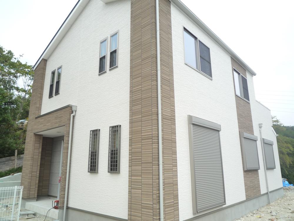 Local appearance photo. Local (10 May 2013) Shooting