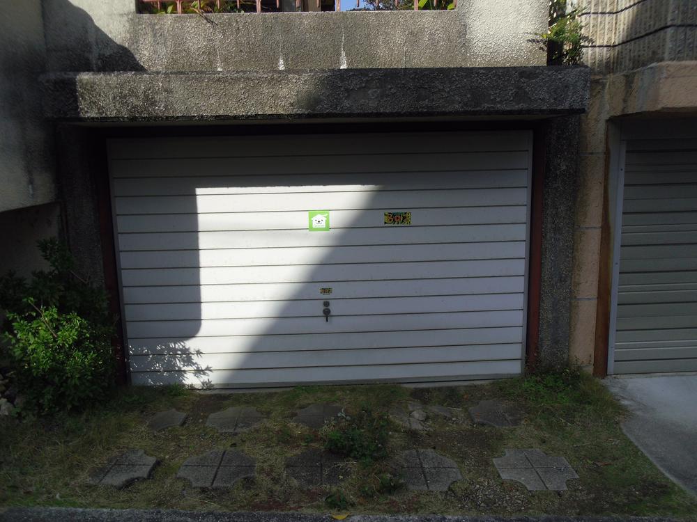 Parking lot. Parking is with a shutter (2013 November shooting)