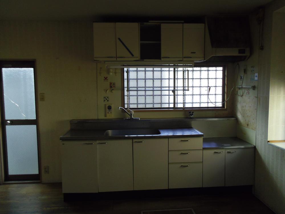 Kitchen. (2013 November shooting)