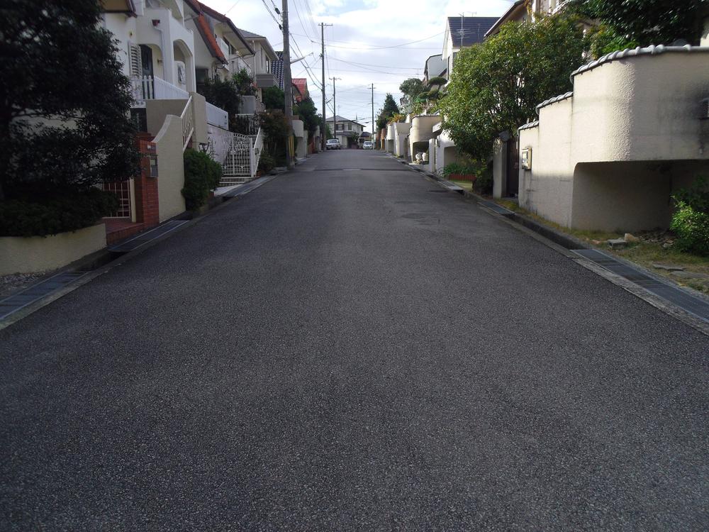 Local photos, including front road. 2013 November shooting