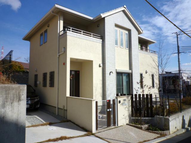 Local appearance photo. It is south of the bright corner lot