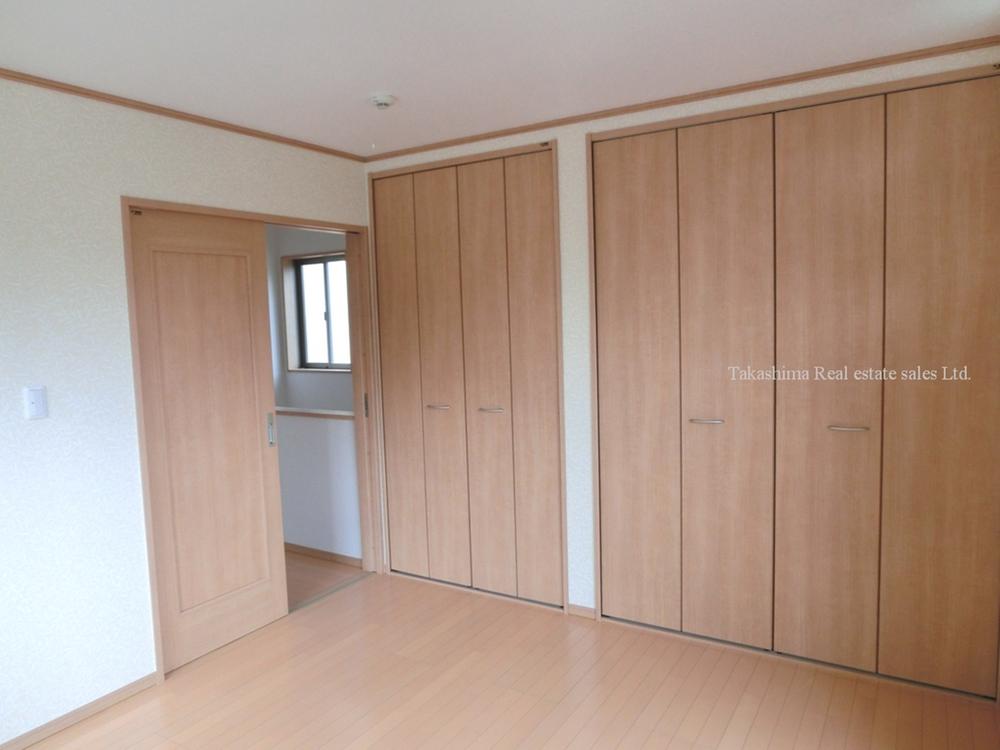 Receipt. Of the second floor Western-style housing is large.