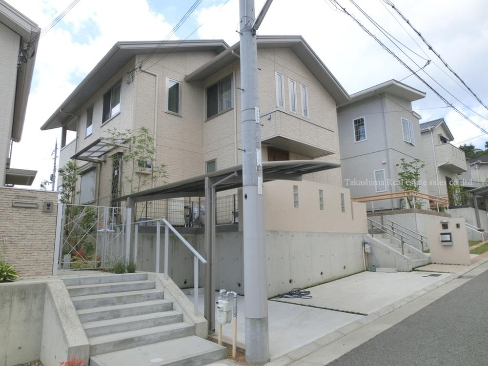 Local appearance photo. It is the same state new construction in built 1 year.