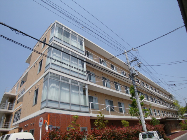 Hospital. 80m to medical corporation Note Kazue Takarazuka Rehabilitation Hospital (Hospital)