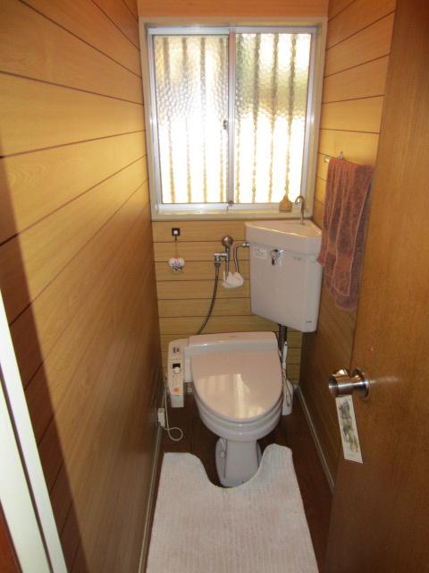 Toilet. Indoor (March 2013) Shooting