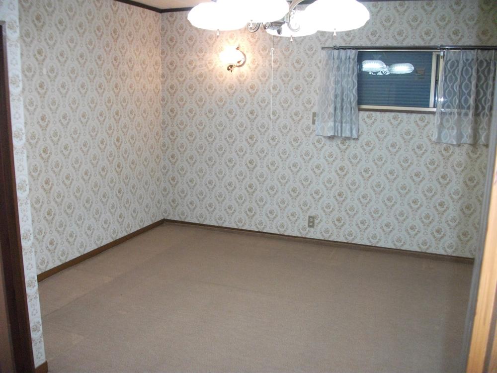 Non-living room. Second floor east side Western-style