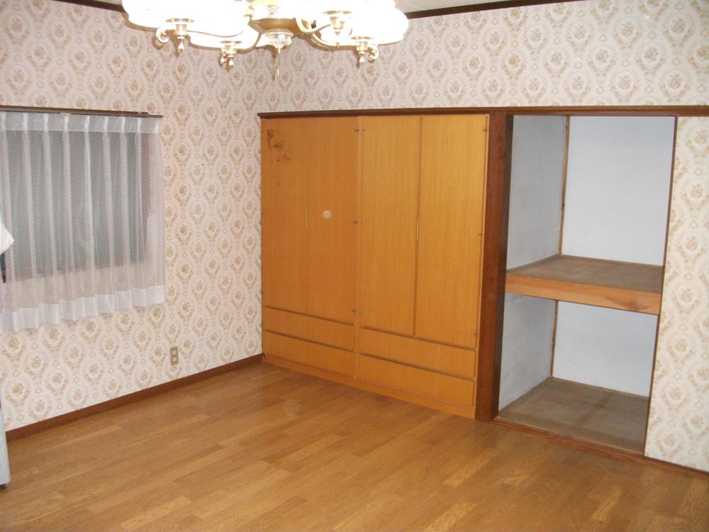 Non-living room. Second floor west Western-style