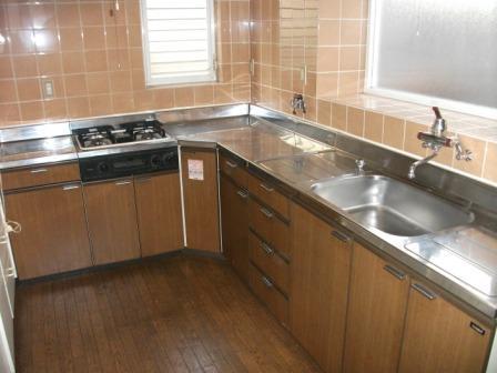 Kitchen. Shoot the kitchen