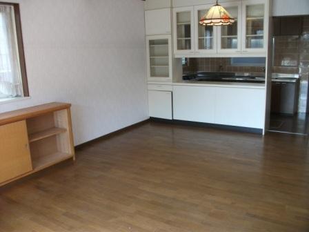 Living. Living (kitchen side)