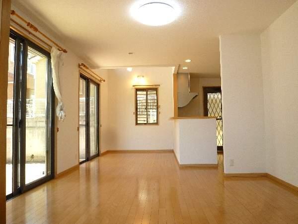 Living. LDK about 15 Pledge!