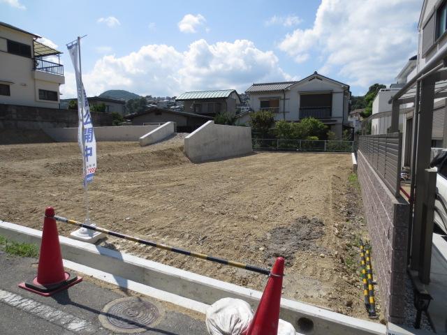 Local land photo. From the east