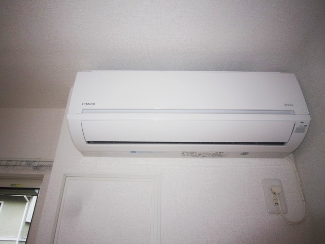 Other Equipment. Also equipped with air conditioning ☆