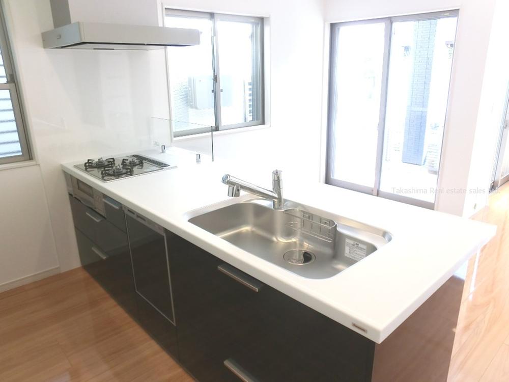 Kitchen. Dish washing dryer with system kitchen is the island type.