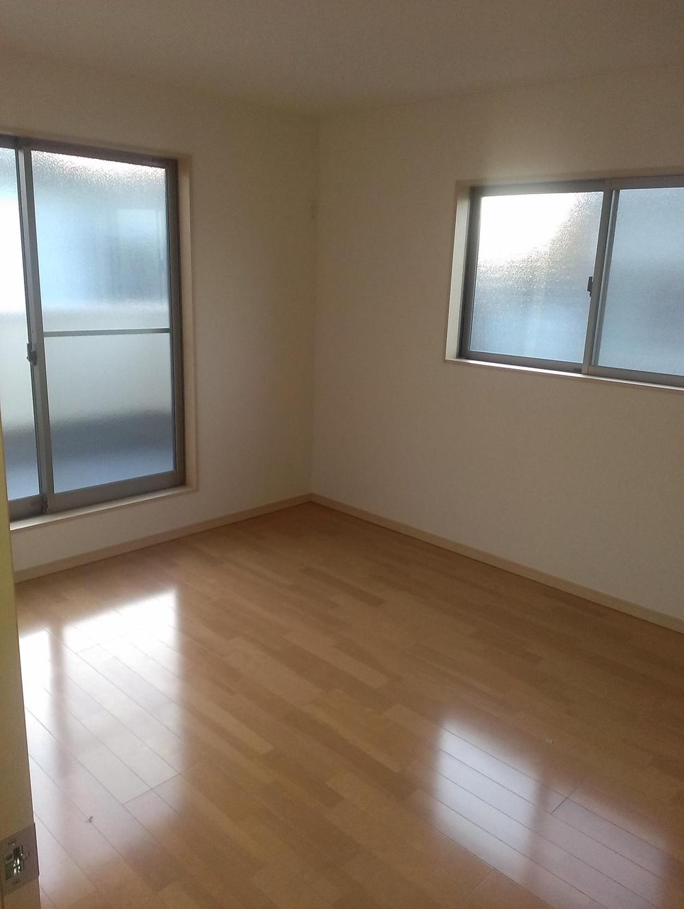 Non-living room. South Western-style