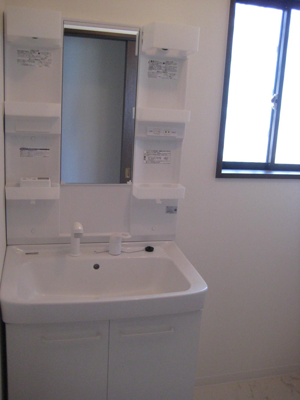 Wash basin, toilet. Indoor (July 2013) Shooting