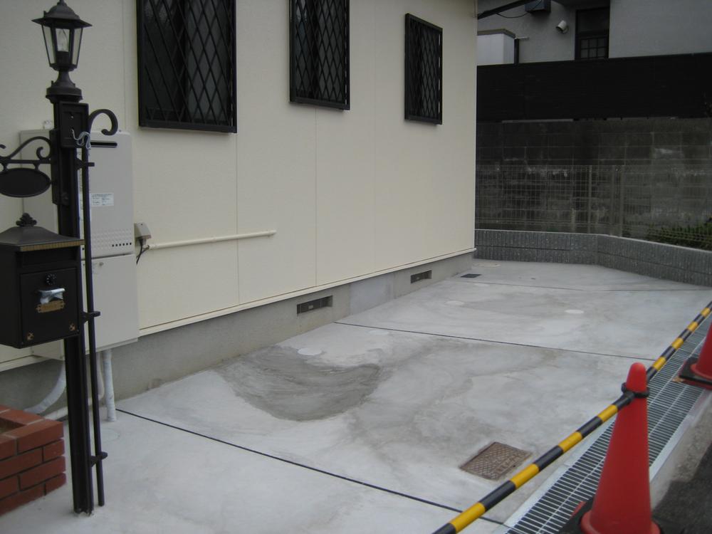 Parking lot. Local (July 2013) Shooting