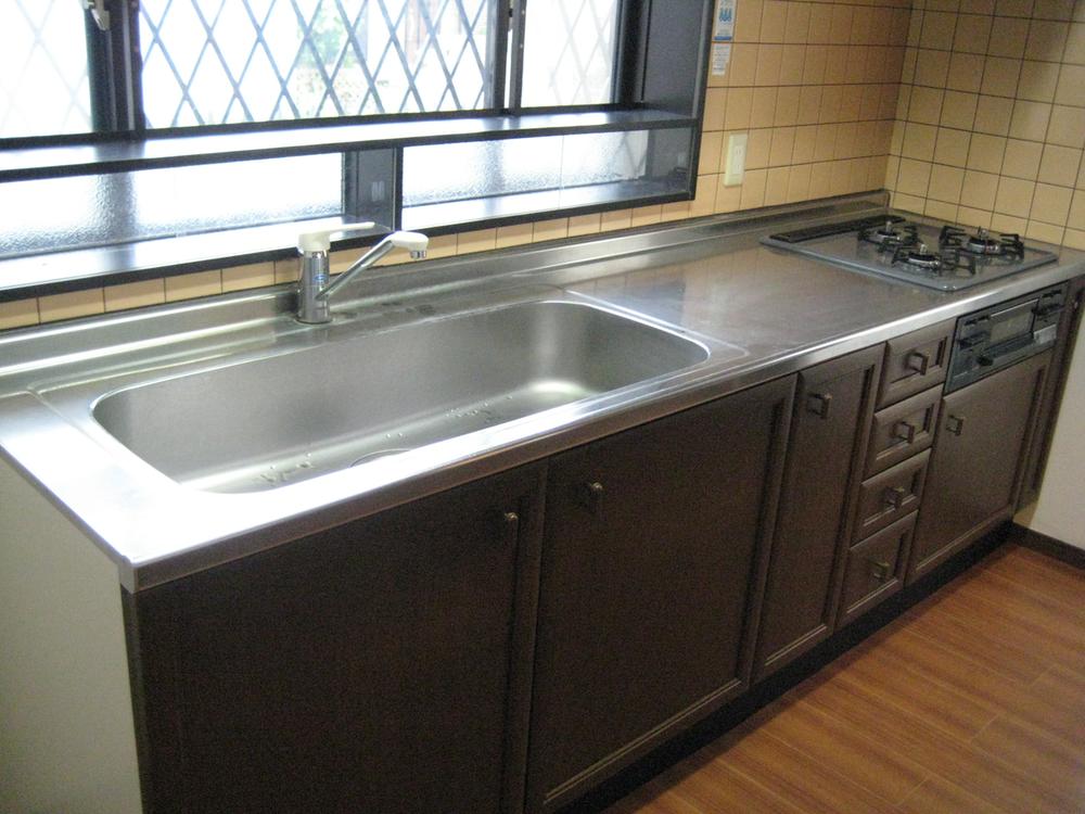 Kitchen. Room (August 2013) Shooting