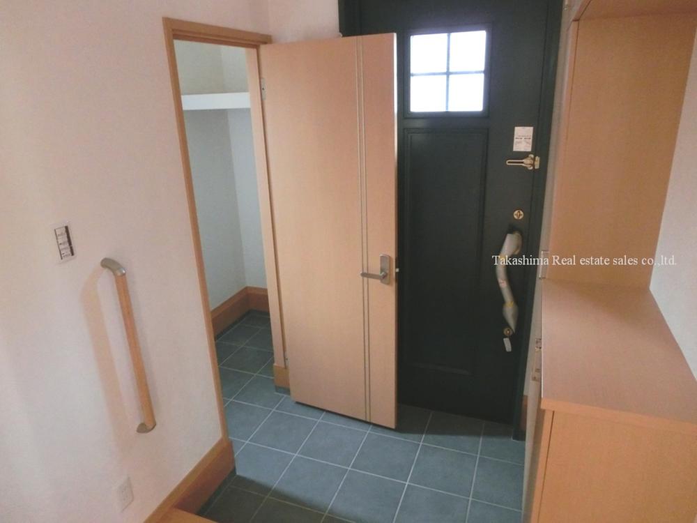 Receipt. There is a separate shoes cloakroom and entrance storage. stroller ・ Please use the golf bag, etc..