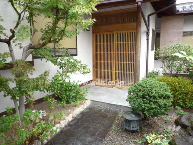 Entrance. Local (September 2013) Shooting