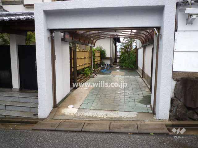 Parking lot. Local (September 2013) Shooting