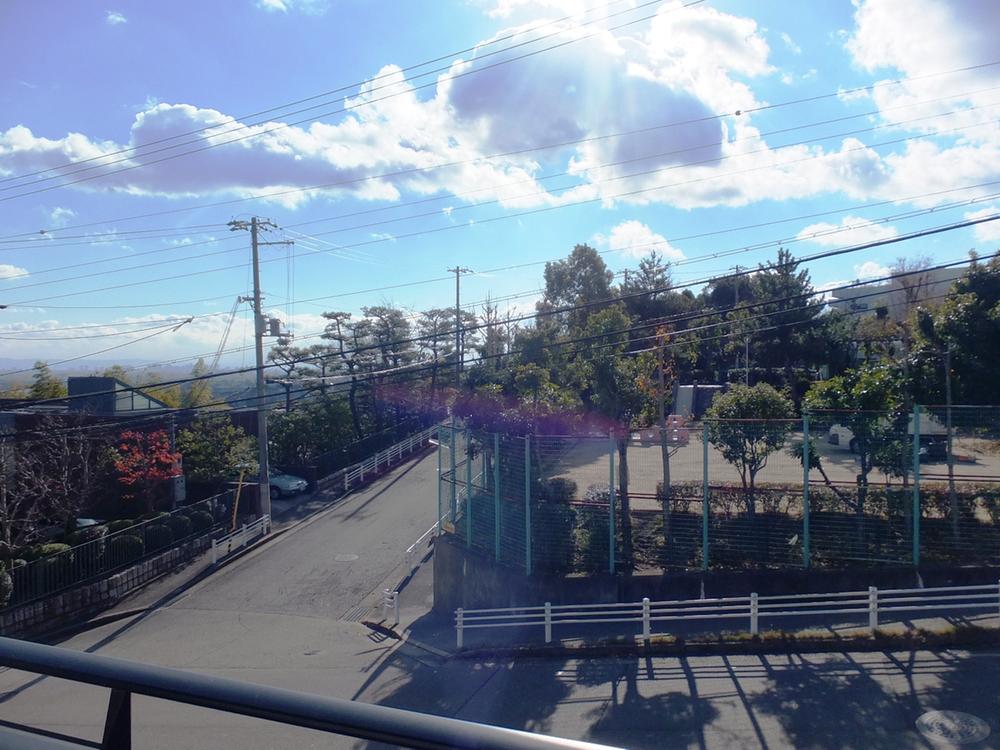 Other local. Local (12 May 2013) Shooting View from the second floor. Location with a feeling of opening.