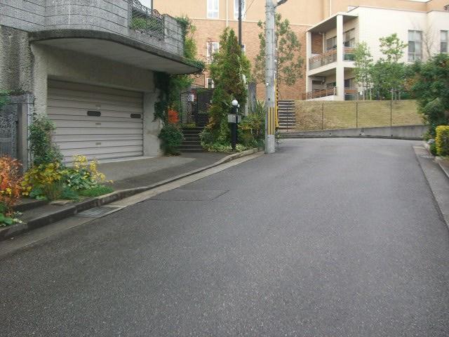 Local photos, including front road. Local (11 May 2013) Shooting