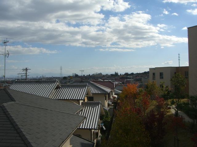 View photos from the dwelling unit. View from the site (November 2013) Shooting