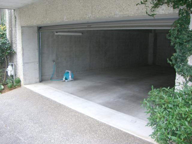 Parking lot. Local (11 May 2013) Shooting