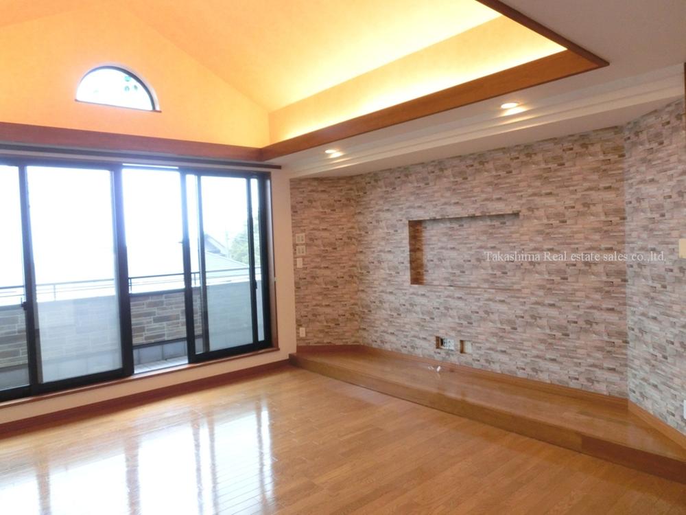 Living. LDK is widely south-facing frontage, It is imposing 28.3 Pledge of the size of the.