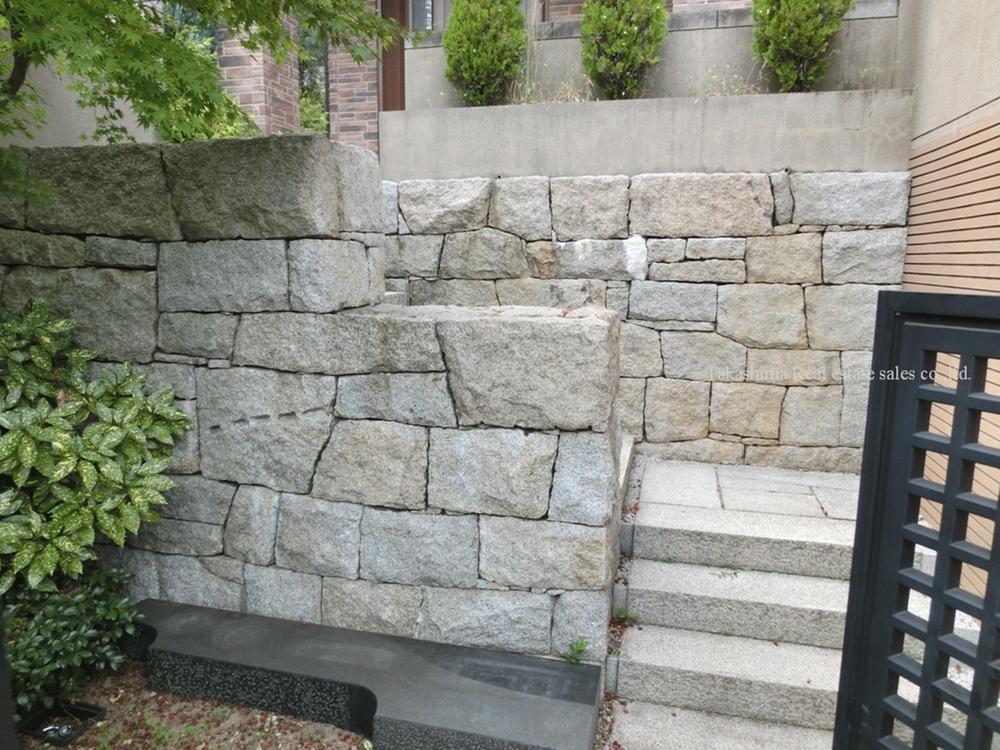 Garden. Production in the cobbled to the door and opened the gate.