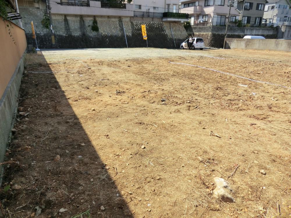 Local photos, including front road. Local land photo