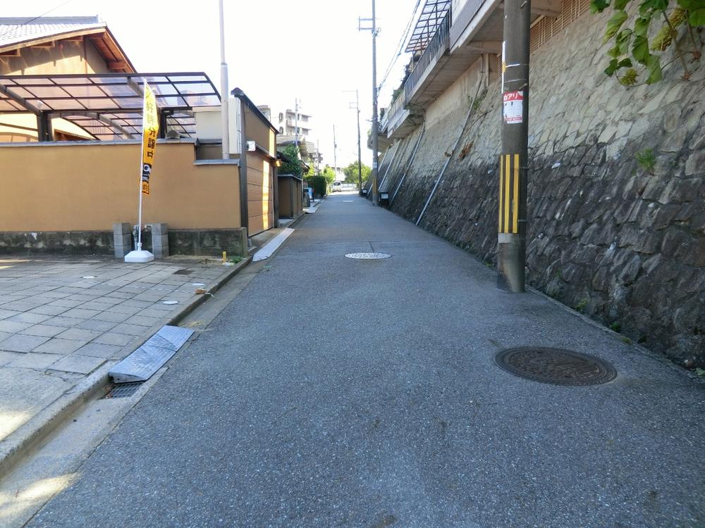 Local photos, including front road. Front road photo