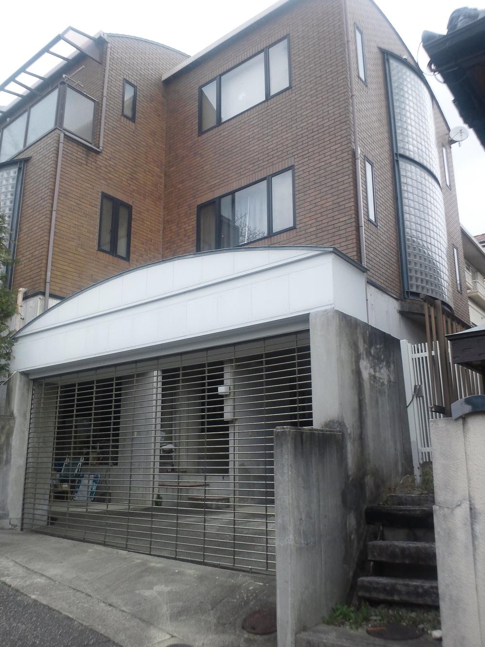 Parking lot. Local (March 2012) shooting