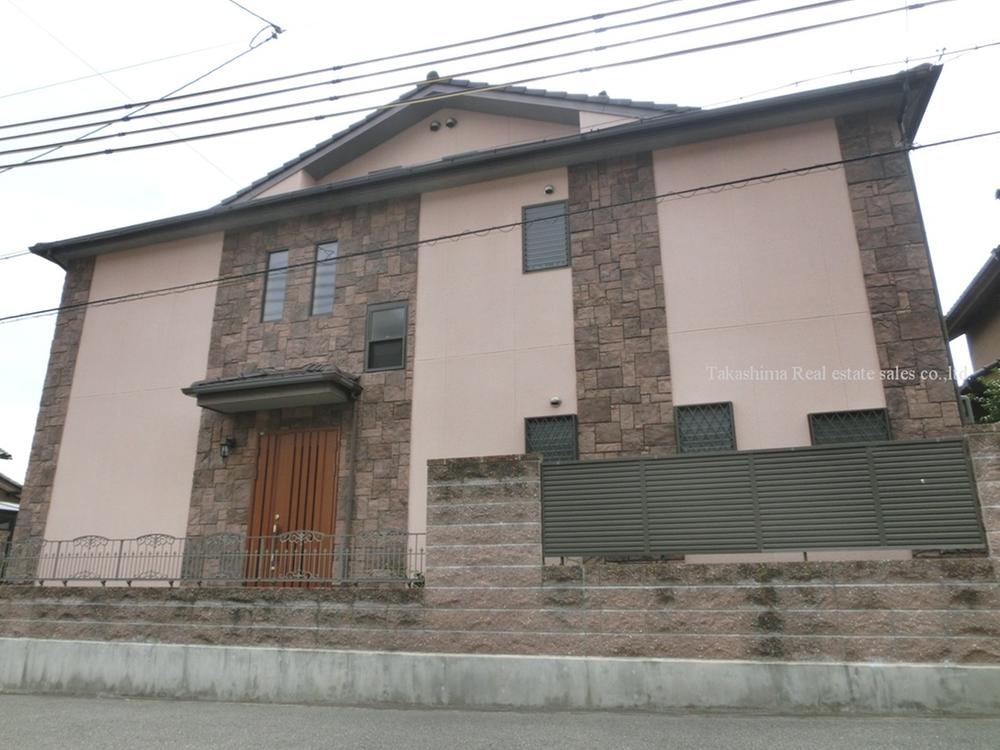 Local appearance photo. Local front photo.