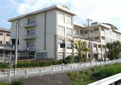 Primary school. Takarazuka Municipal Takarazuka 1155m to the first elementary school
