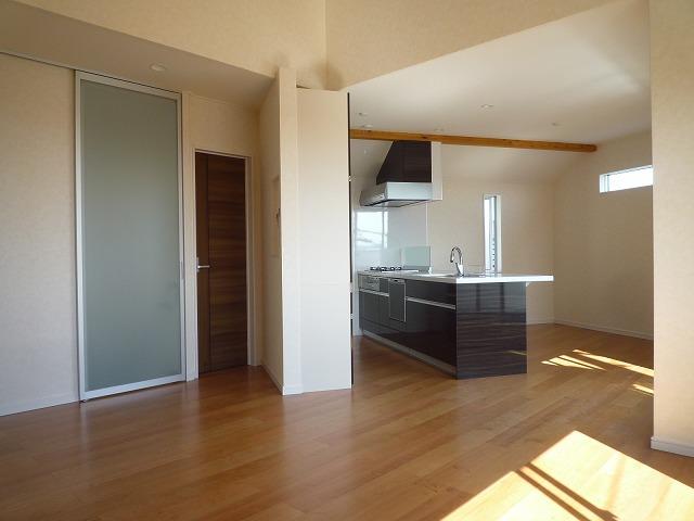 Living. There is floor heating