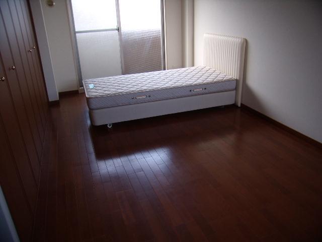 Other room space. Western-style 3