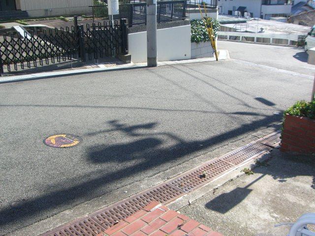 Local photos, including front road. Local (12 May 2013) Shooting