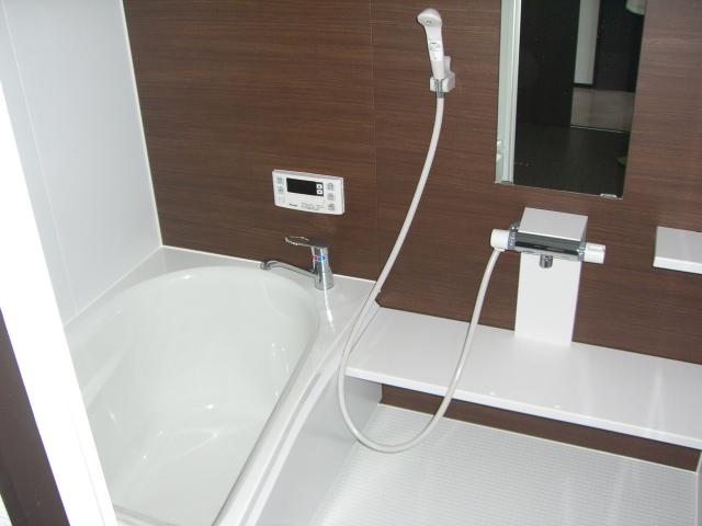 Bathroom. Indoor (12 May 2013) Shooting