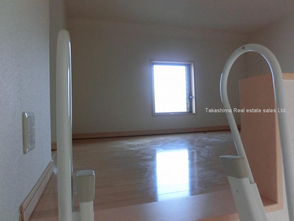 Receipt. Loft is available as a storage.