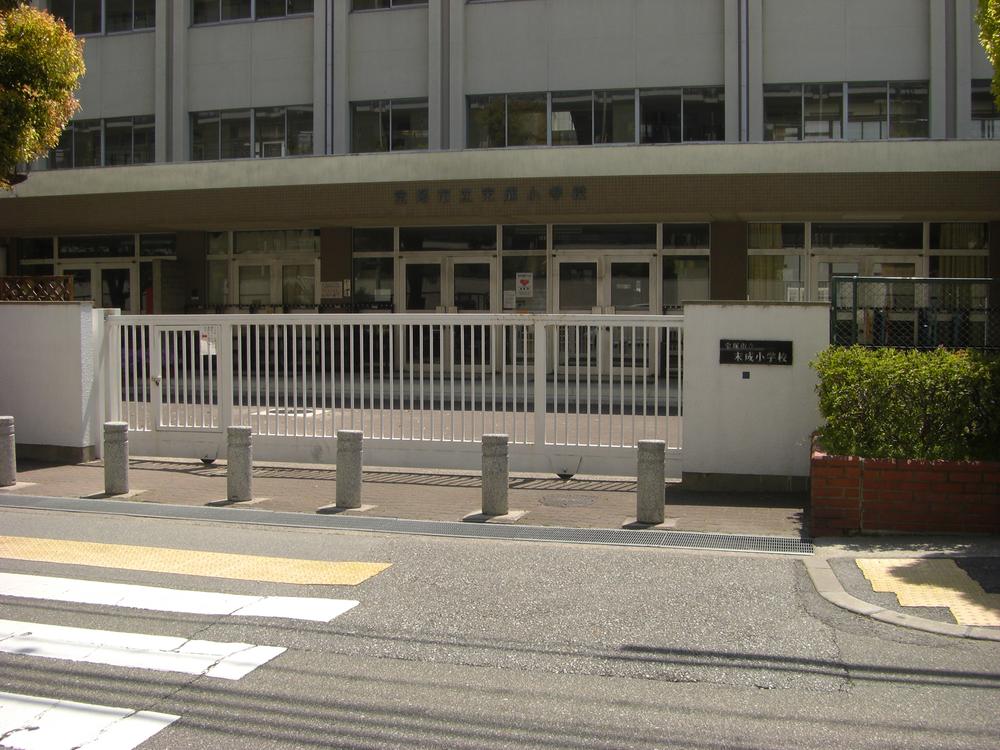 Primary school. Suenari 600m up to elementary school