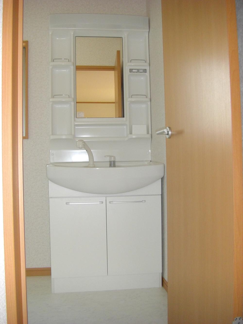 Wash basin, toilet. Indoor (September 2013) Shooting