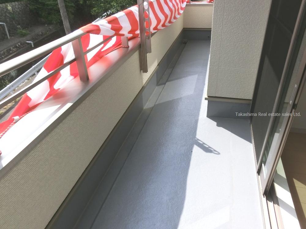 Balcony. South balcony.